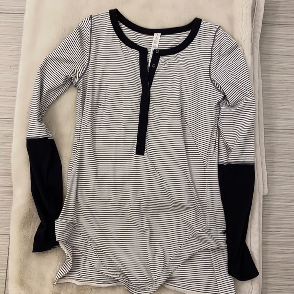 Lululemon fitted long sleeve casual top 6 blk/wht
